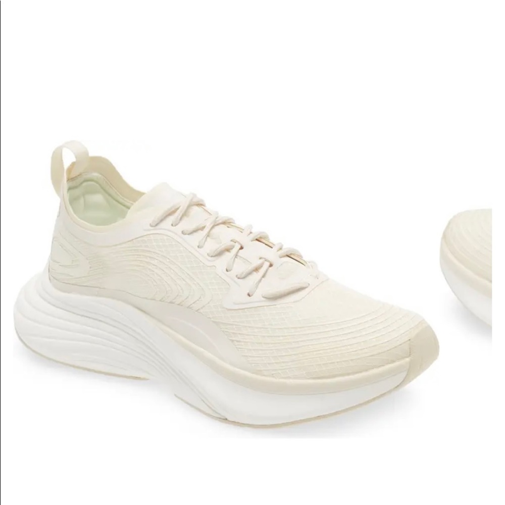APL streamline size 10 womens